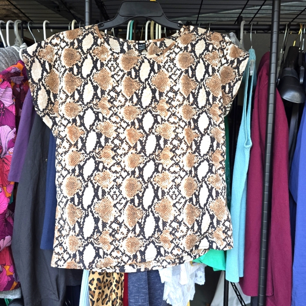 Snake Print Women's Top Shein Size M Like New 100% Smkoe Free Hime
